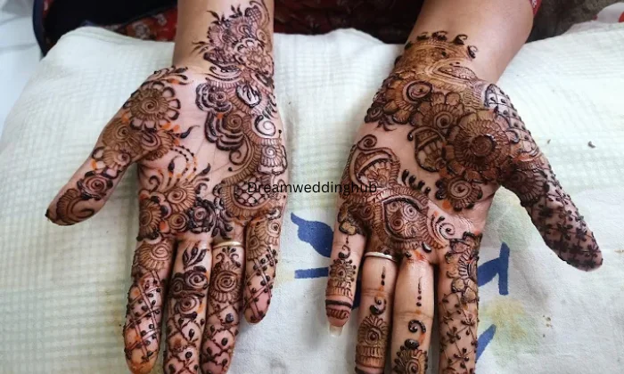 Chanchal Mehndi Artist